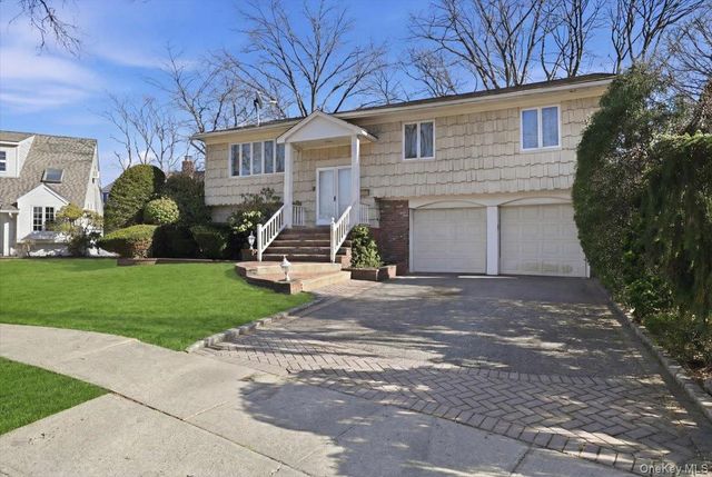 881 Buckley Place, Westbury, NY 11590