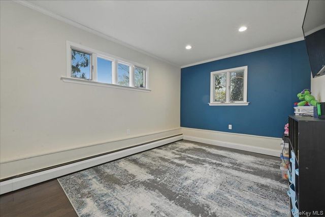 881 Buckley Place, Westbury, NY 11590