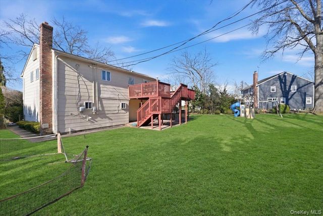 881 Buckley Place, Westbury, NY 11590