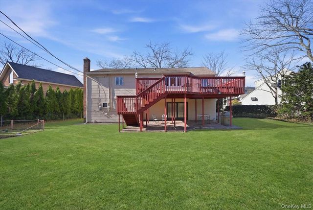 881 Buckley Place, Westbury, NY 11590