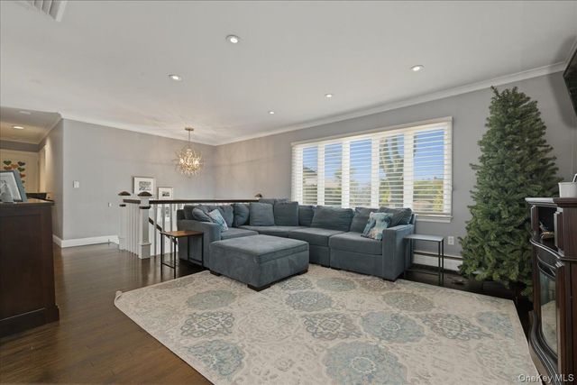 881 Buckley Place, Westbury, NY 11590