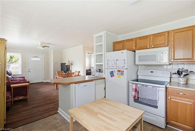 544 Edgewood Street, Kernersville, NC 27284