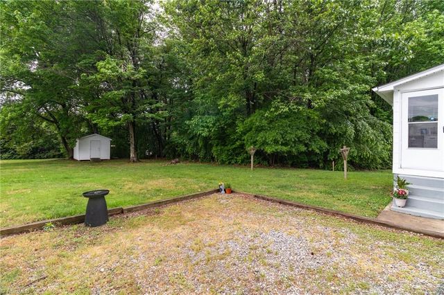 544 Edgewood Street, Kernersville, NC 27284