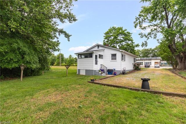 544 Edgewood Street, Kernersville, NC 27284