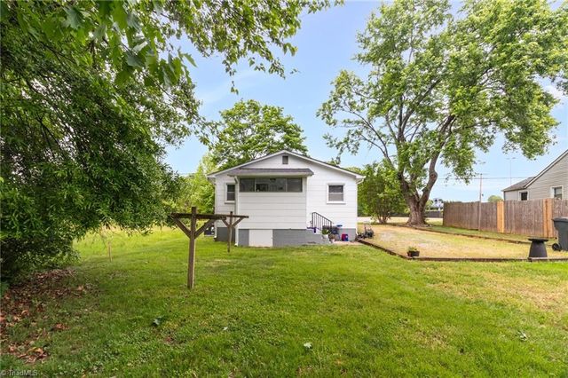 544 Edgewood Street, Kernersville, NC 27284