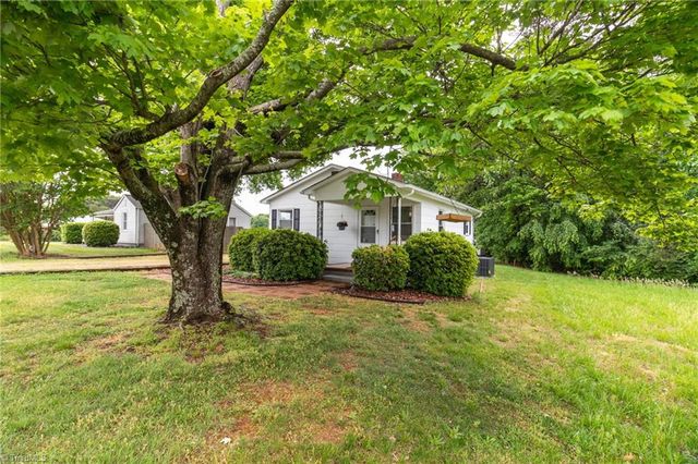 544 Edgewood Street, Kernersville, NC 27284