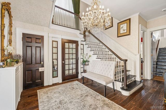1 Hillcrest Street, Niagara Falls, NY 14303