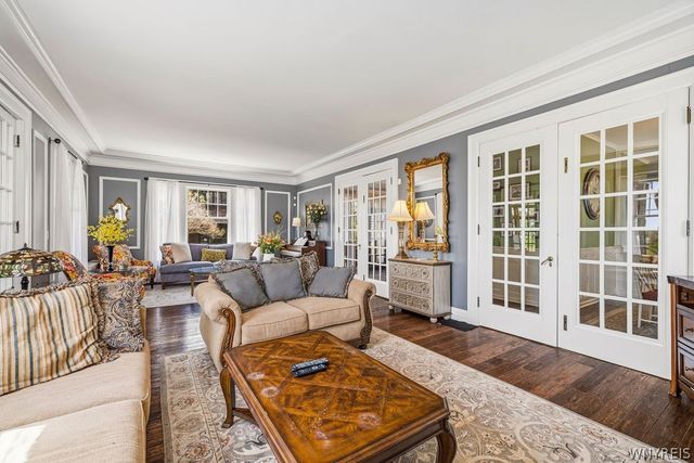 1 Hillcrest Street, Niagara Falls, NY 14303