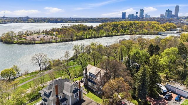1 Hillcrest Street, Niagara Falls, NY 14303