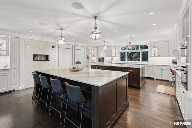 97 Heights Road, Ridgewood, NJ 07450