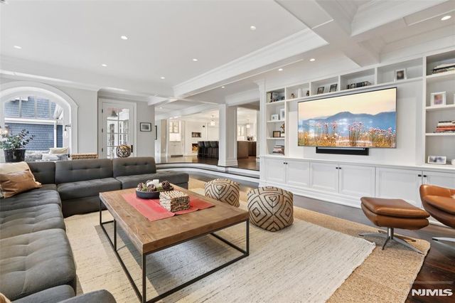 97 Heights Road, Ridgewood, NJ 07450