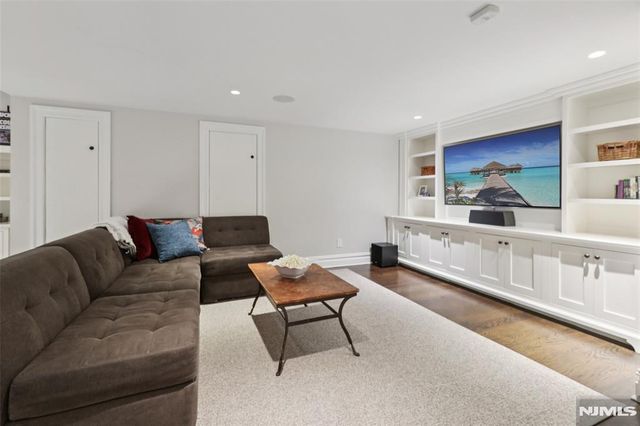 97 Heights Road, Ridgewood, NJ 07450