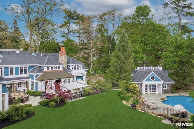 97 Heights Road, Ridgewood, NJ 07450