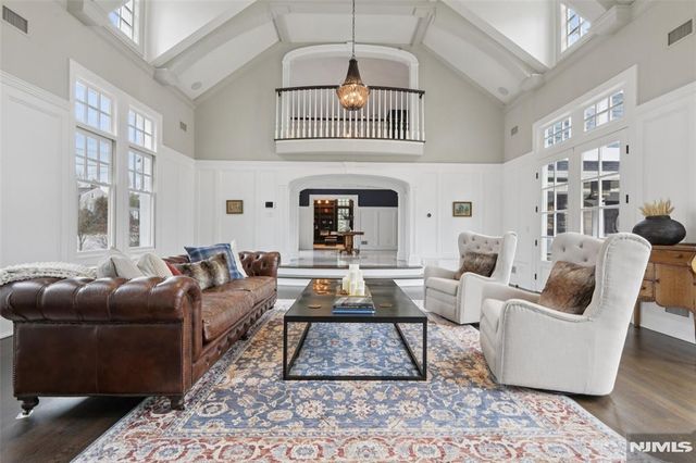 97 Heights Road, Ridgewood, NJ 07450