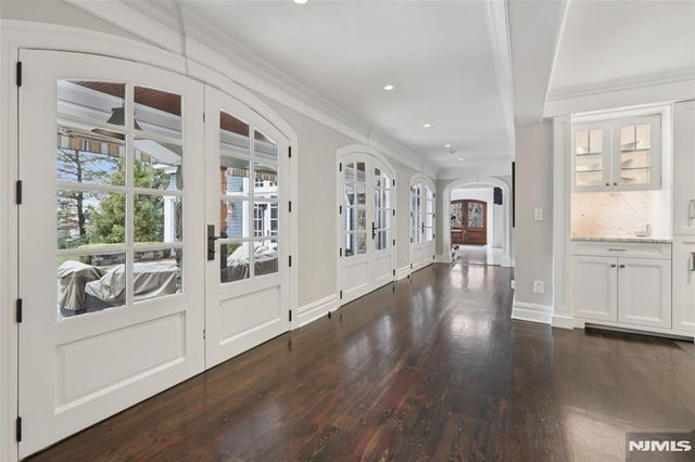 97 Heights Road, Ridgewood, NJ 07450