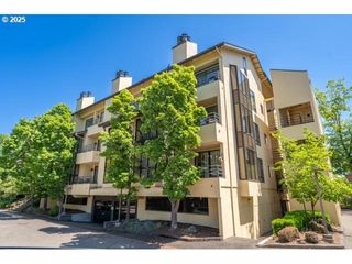 620 WIMBLEDON Ct, Eugene, OR 97401