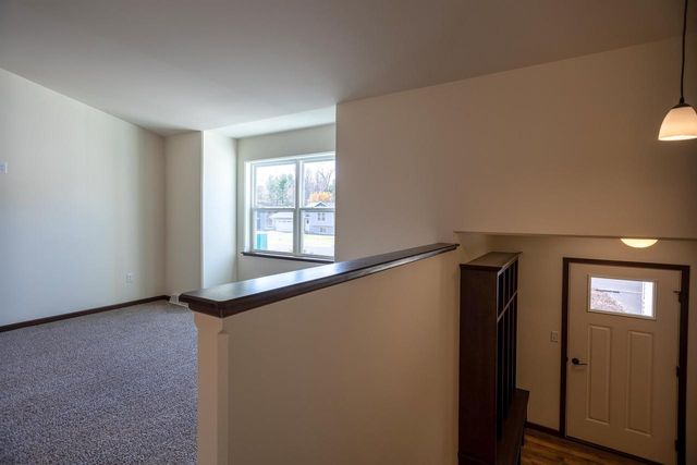 610 STILL WATERS LANE, Plover, WI 54467