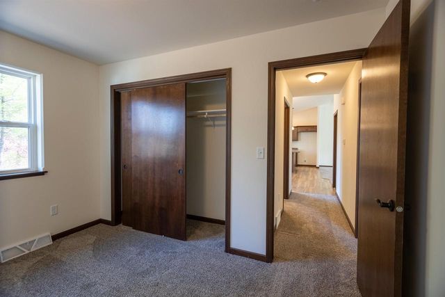 610 STILL WATERS LANE, Plover, WI 54467