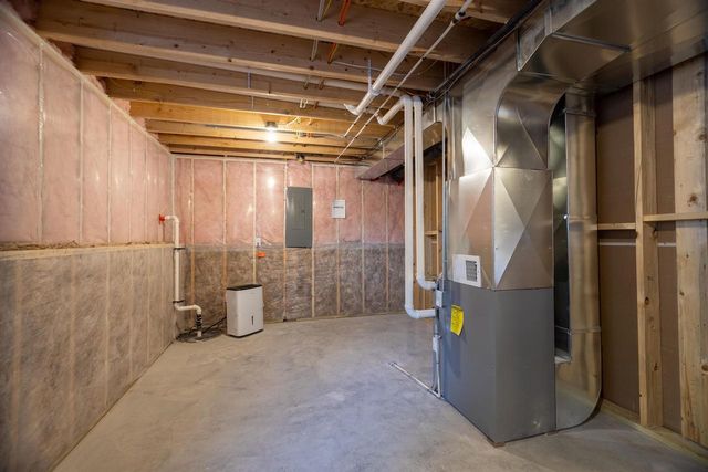 610 STILL WATERS LANE, Plover, WI 54467