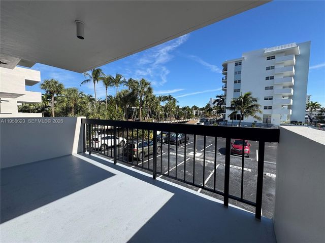 4800 Bayview Dr 206, Fort Lauderdale, FL 33308