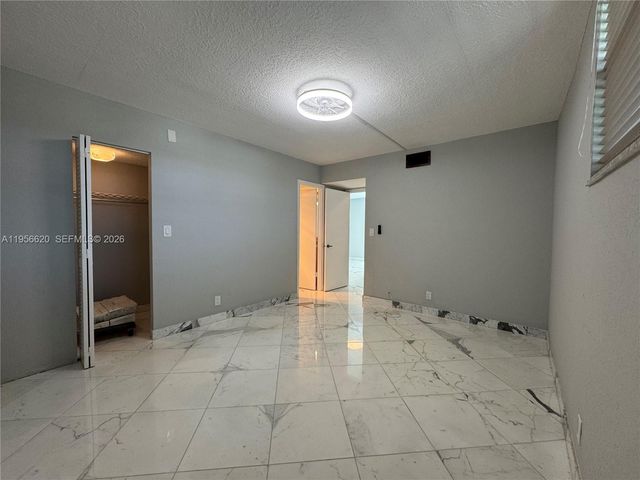 4800 Bayview Dr 206, Fort Lauderdale, FL 33308