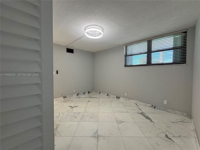 4800 Bayview Dr 206, Fort Lauderdale, FL 33308