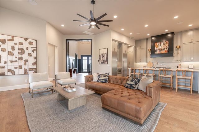 6017 Royal Abbey Court, Edmond, OK 73034