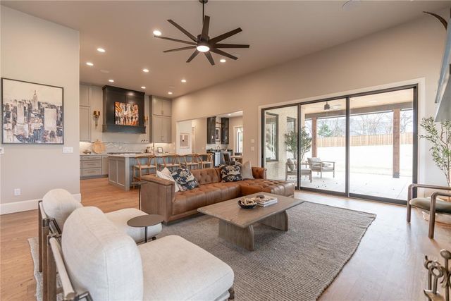 6017 Royal Abbey Court, Edmond, OK 73034