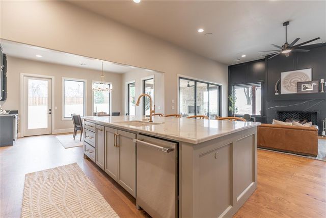 6017 Royal Abbey Court, Edmond, OK 73034