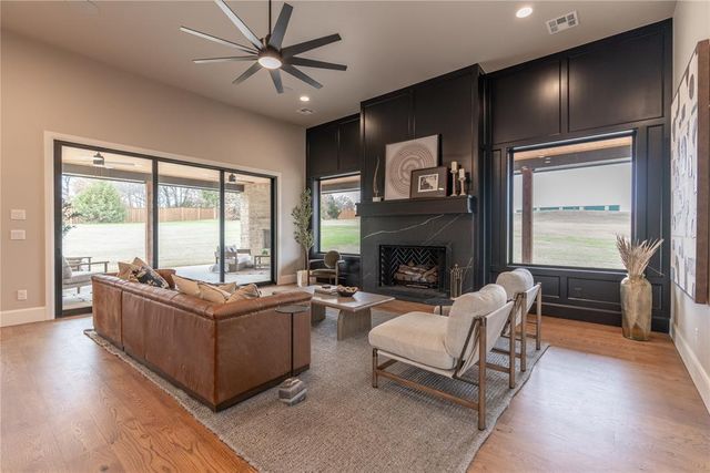 6017 Royal Abbey Court, Edmond, OK 73034