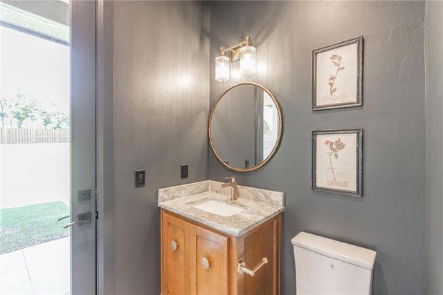 6017 Royal Abbey Court, Edmond, OK 73034