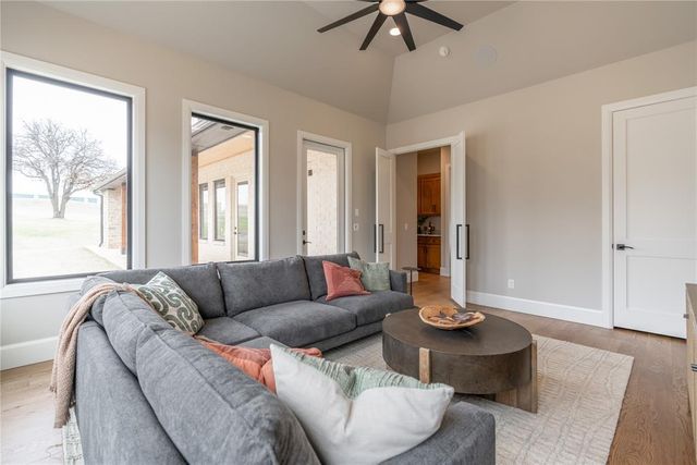 6017 Royal Abbey Court, Edmond, OK 73034