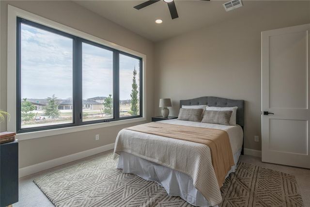 6017 Royal Abbey Court, Edmond, OK 73034