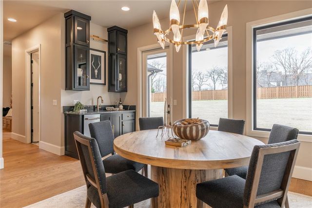 6017 Royal Abbey Court, Edmond, OK 73034