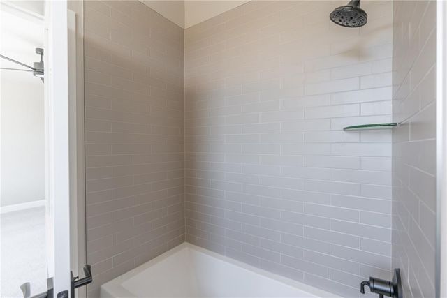 6017 Royal Abbey Court, Edmond, OK 73034