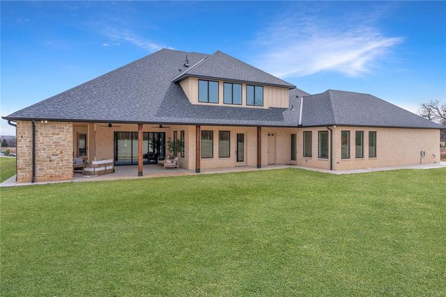 6017 Royal Abbey Court, Edmond, OK 73034