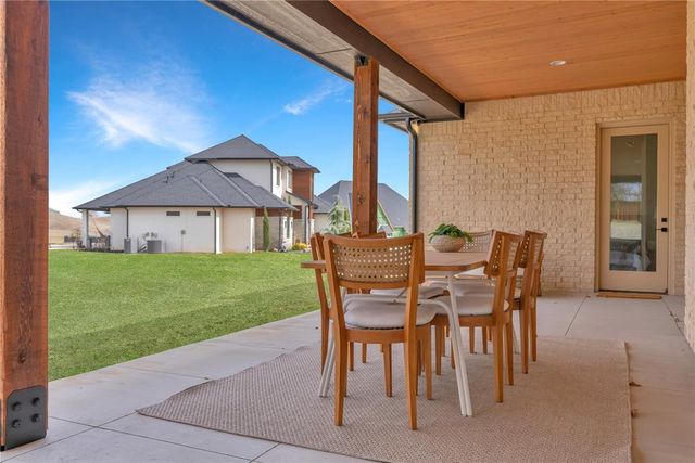 6017 Royal Abbey Court, Edmond, OK 73034