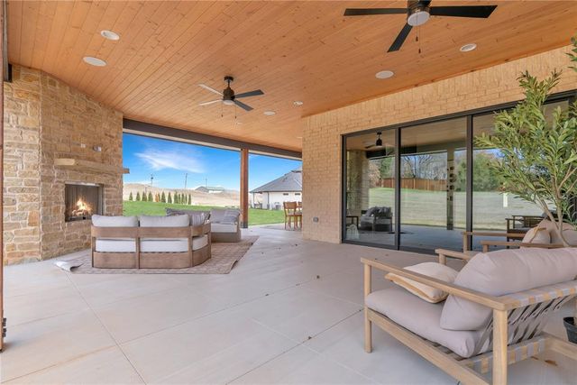 6017 Royal Abbey Court, Edmond, OK 73034