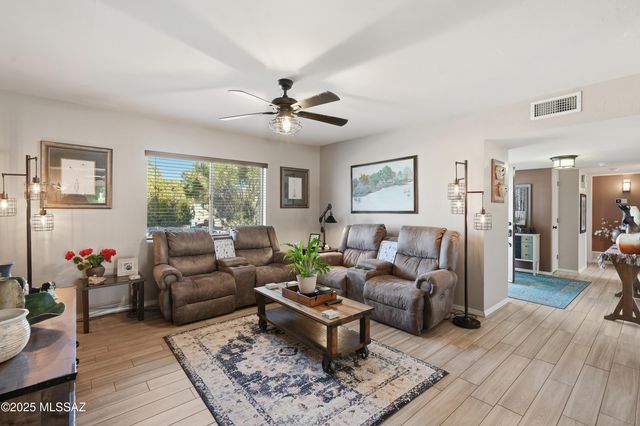 42 E La Grosella, Green Valley, AZ 85614