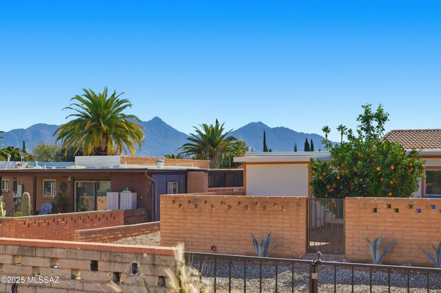 42 E La Grosella, Green Valley, AZ 85614