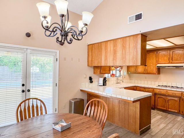 7229 Yuma Way, Bakersfield, CA 93308