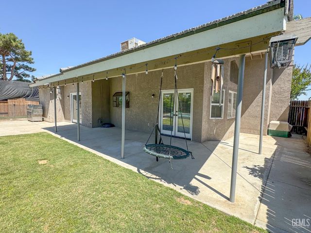 7229 Yuma Way, Bakersfield, CA 93308