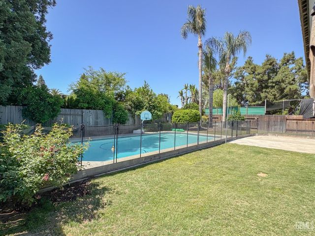 7229 Yuma Way, Bakersfield, CA 93308