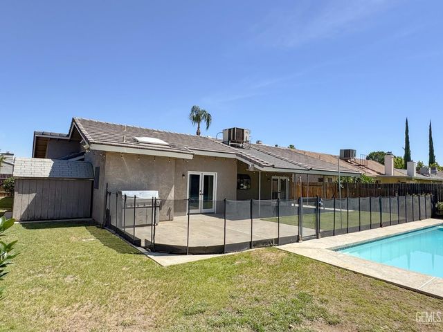 7229 Yuma Way, Bakersfield, CA 93308