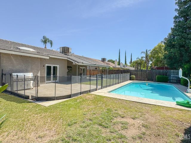 7229 Yuma Way, Bakersfield, CA 93308