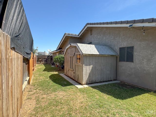 7229 Yuma Way, Bakersfield, CA 93308