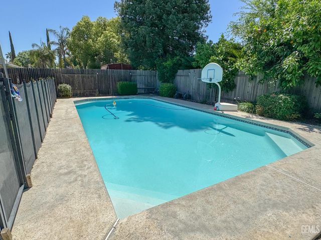 7229 Yuma Way, Bakersfield, CA 93308