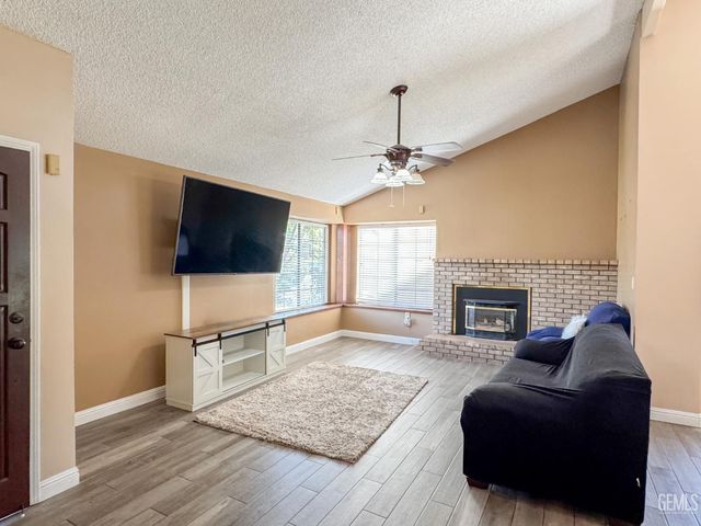 7229 Yuma Way, Bakersfield, CA 93308