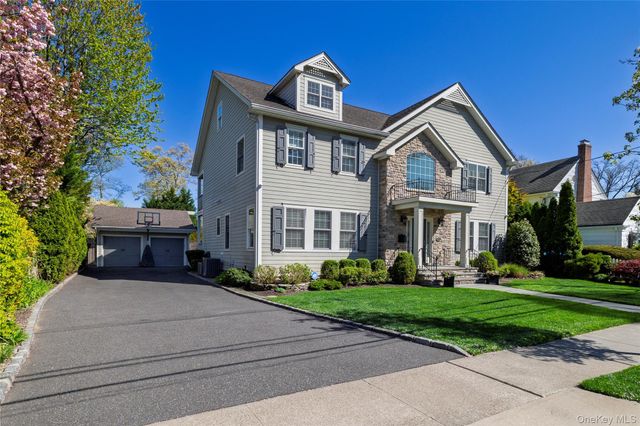 121 Harvard Avenue, Rockville Centre, NY 11570