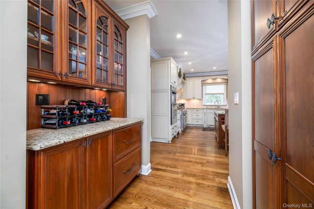 121 Harvard Avenue, Rockville Centre, NY 11570